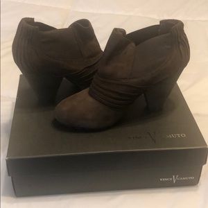 Vince Camuto Size 9 1/2 Brown Booties